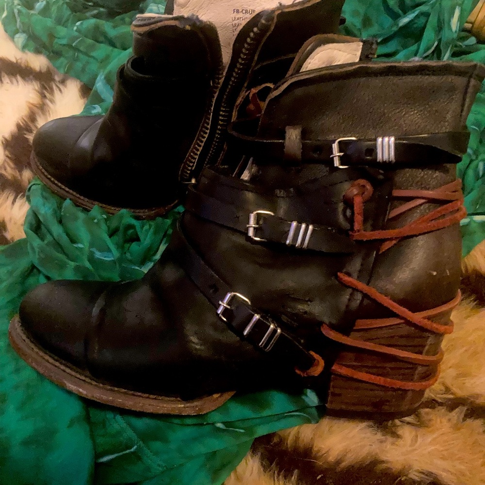 Size 10 Freebird CRUE!!